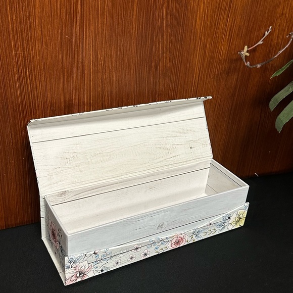 3 Decorative Storage magnetic flip boxes - Picture 4 of 16